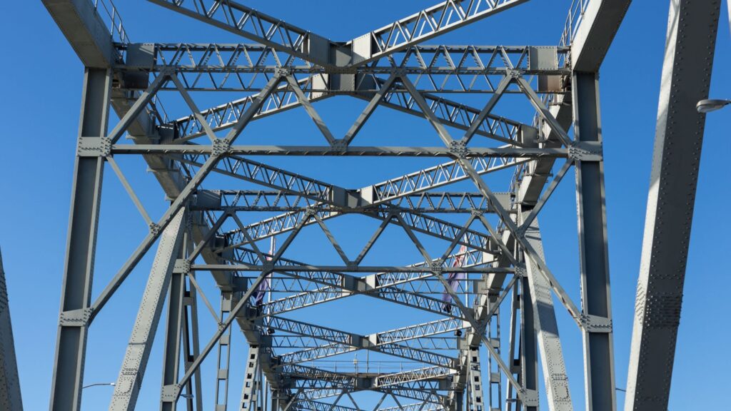 Mantenimiento de estructuras metálicas: Consejos y buenas prácticas para alargar su vida útil