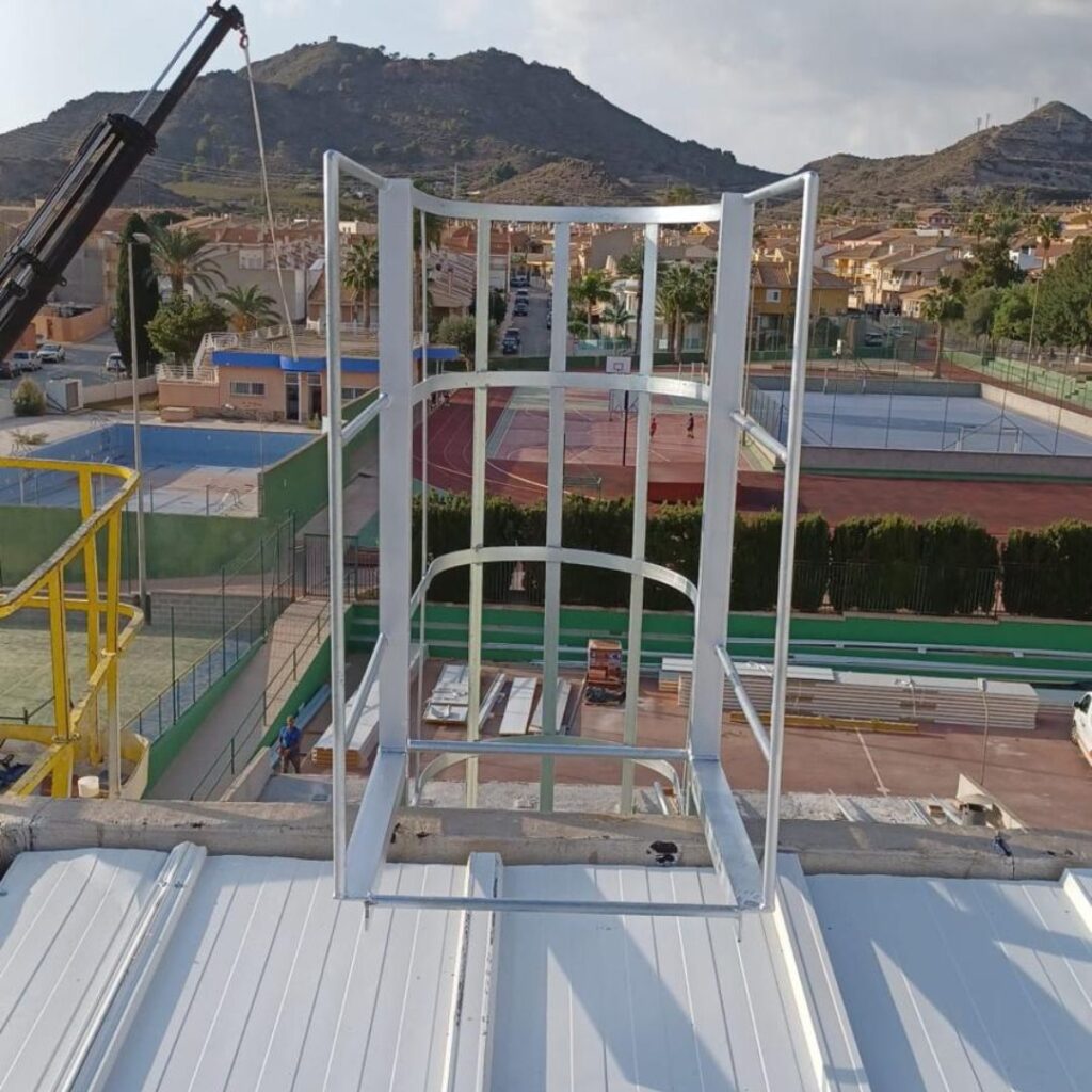 Líneas de anclaje, sistemas anticaída y de retención