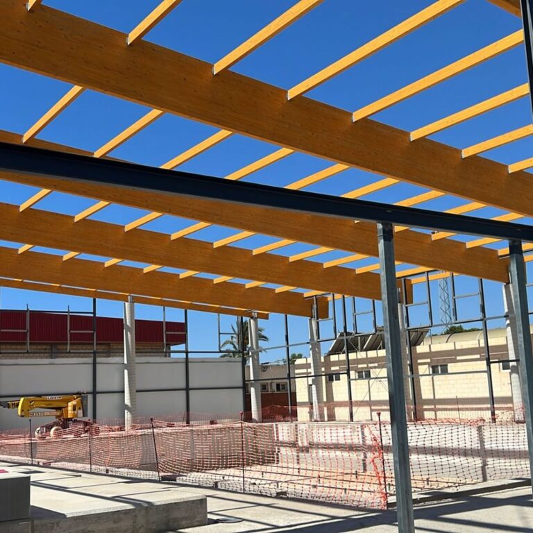 Cerramiento y cubierta – Piscina Águilas